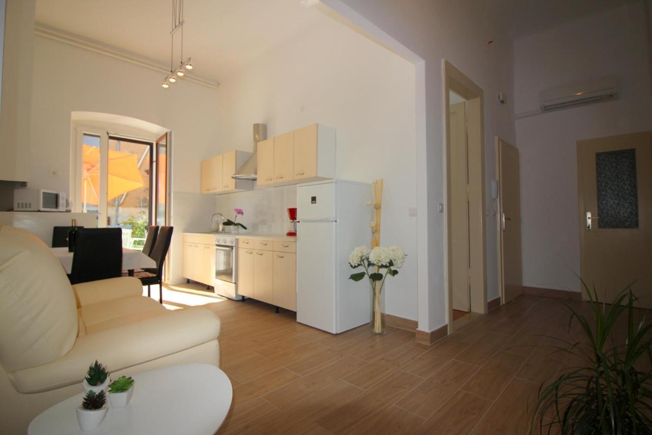 Apartment Old City Πόρετς Εξωτερικό φωτογραφία
